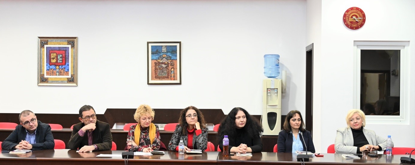В Секция 2 на научната сесия бяха презентирани проектите: „Складови системи в логистиката – управленски практики и тенденции“ с ръководител доц. д-р Николай Драгомиров; „Детерминанти на търсенето на товарни превози“ с ръководител проф. д-р Христина Николова; „Повишаване на икономическата и социалната ефективност на пътническите железопътни превози чрез внедряване на нов подвижен състав“ с ръководител: доц. д-р Борислав Арнаудов; „Усъвършенстване на физическата защита на ядрени обекти и съоръжения“ с ръководител гл.ас. д-р Екатерина Богомилова; „Оценъчен анализ на текущото състояние и сценарии за развитие на електроенергията добивана от ВЕИ в България за период до 2030 г.“ с ръководител доц. д-р Нончо Димитров; „Политическите науки с поглед към бъдещето“ с ръководител гл.ас. д-р Александър Димитров, „Обновяване на информационната система за университетски научноизследователски проекти на УНСС" с ръководител доц. д-р Пламен Милев; „Финансовата дисциплина в ЕС – проблеми и перспективи“ с ръководител доц. д-р Атанас Атанасов; „Анализ на динамичните процеси в 3 - мерни нелинейни социално - икономически системи“ с ръководител доц. д-р Владимир Котев; „Детерминанти и модели на конкурентното представяне на малките и средните предприятия в интернационална бизнес среда" с ръководител доц. д-р Костадин Коларов; „За устойчиви и гъвкави системи на земеделие в ЕС" с ръководител доц. д-р Мария Пенева; „Екоиновации за предоставяне на агроекосистемни услуги от земеделските стопанства“ с ръководител проф. д-р Зорница Стоянова; „Наднационални права на интелектуална собственост в европейския съюз“ с ръководител: проф. д.н. Живко Драганов.