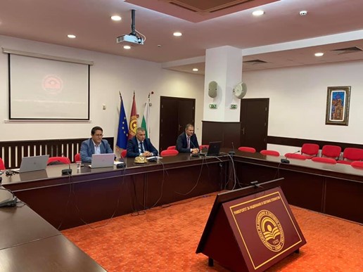 <span style="text-align: justify;">„Инициативата цели не само да подпомогне развитието на инфраструктура за социално предприемачество по проекта Elanet-SE, но да стартира развитието на българска екосистема за социално предприемачество“, отбеляза ректорът на УНСС проф. д-р Димитър Димитров.</span>
