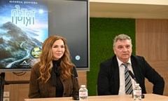 университетска-седмица-на-книгата-2026-юлияна-дончева-представи-романа-си-пътят-