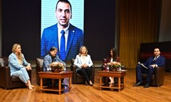 наука-бизнес-и-практика-се-срещнаха-на-ежегодната-конференция-на-катедра-недвижи