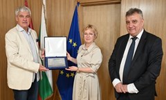 подписан-бе-нов-договор-за-обучение-на-синдикални-активисти-в-съвместната-магист