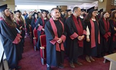 катедра-статистика-и-иконометрия-връчи-дипломите-на-завършилите-бакалаври-и-маги