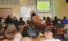 студенти-от-катедра-управление-се-запознаха-с-ролята-на-бизнеса-за-положителната