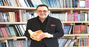 Жива памет / Проф. д.н. Любомир Стойков