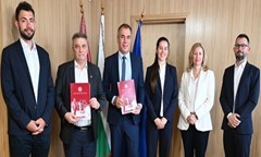 unwe-begins-strategic-cooperation-with-factset-in-support-of-future-financial-sp