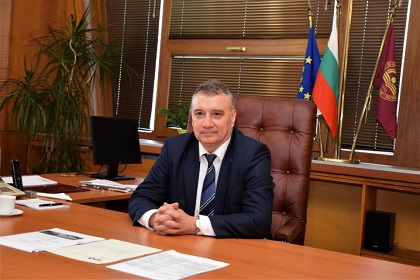 Проф. Димитър Димитров, ректор на УНСС: Обмисляме варианти за различни форми на присъствено обучение след 7 март, но при 100% зелен сертификат за всички, няма как да има присъствен учебен процес под каквато и да е форма