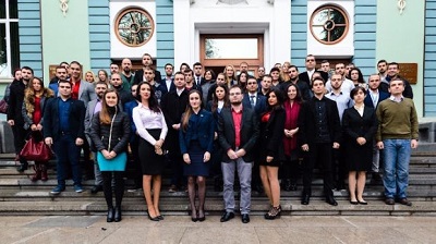 Президентът Румен Радев връчва националния приз „Студент на годината“ на тържествена церемония в УНСС
