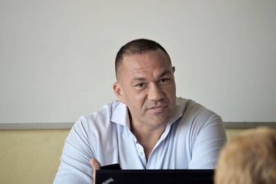 Кубрат Пулев завърши магистратурата „Политика и бизнес“