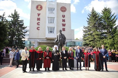 Пожелание за 105-годишнината на УНСС от в. „24 часа“: Да изгражда още лидери, които движат икономиката с грижа за хората