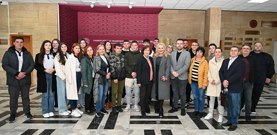 Училища, членове на Асоциацията на икономическите училища, посетиха УНСС
