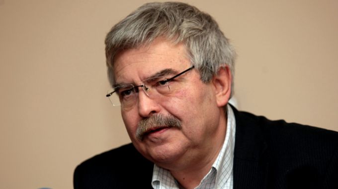Доц. д-р Емил Хърсев, УНСС: Урок по панденомика …. и не само