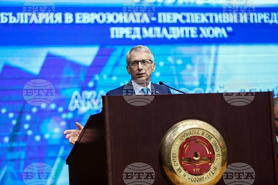 МИФ в УНСС: Винаги ме е възхищавало вашето желание да се сравнявате с най-добрите западни университети, каза премиерът Денков на ректора на УНСС