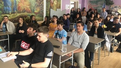 Преподаватели от УНСС посетиха 133-о Средно училище "Александър С. Пушкин" в София