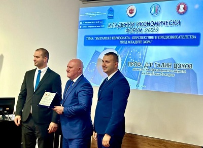 Данните показват пряка връзка между степента на образование и нивата на доходи на младите хора, каза министърът на образованието проф. Галин Цоков, който бе гост на Младежкия икономически форум в УНСС