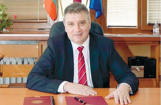 Проф. д-р Димитър Димитров, ректор на УНСС: Станете част от юбилейния випуск 100 на УНСС