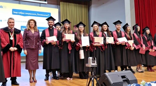 Вицепрезидентът Илияна Йотова - гост на тържественото отбелязване на 35-ата годишнина на катедра „Политология“ в УНСС