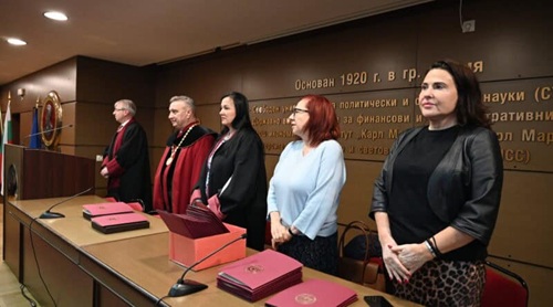 Абсолвентите на катедра „Предприемачество“ в УНСС получиха своите дипломи