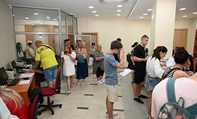 Кандидат-студенти, остават броени дни до крайния срок за подаване на документи в УНСС