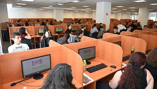 Националното състезание по икономика и управление за ученици беше организирано от Асоциацията на икономическите училища в УНСС