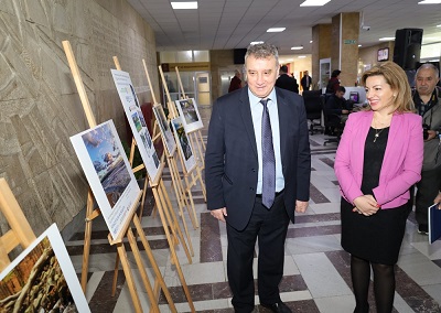 Заместник-министърът Ренета Колева в УНСС по случай фотоизложба за Световния ден на водата